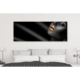 Tablou frumoasa cu buze aurii