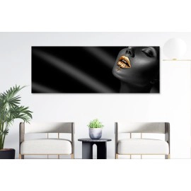 Tablou frumoasa cu buze aurii